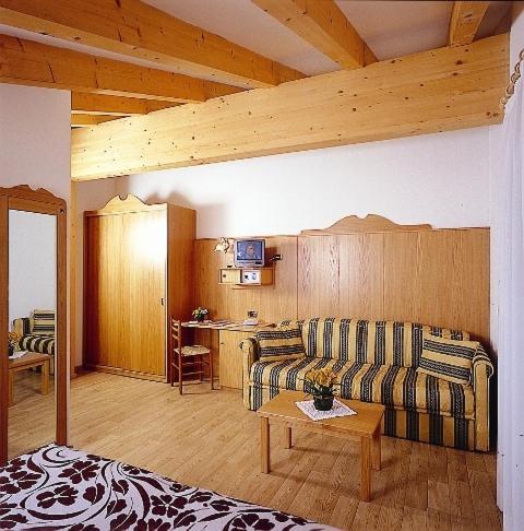 Charme Hotel Nevada Molveno Esterno foto