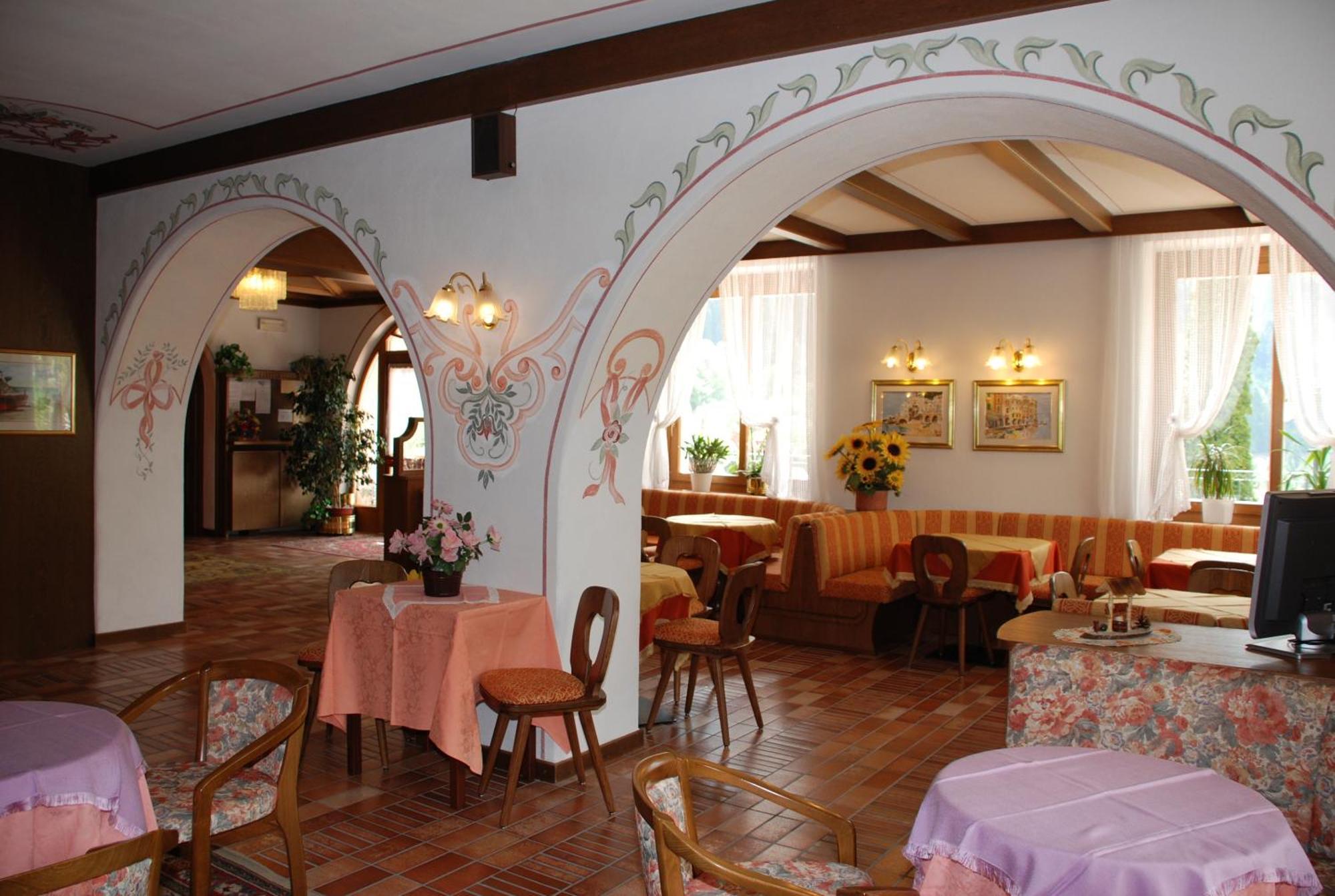 Charme Hotel Nevada Molveno Esterno foto